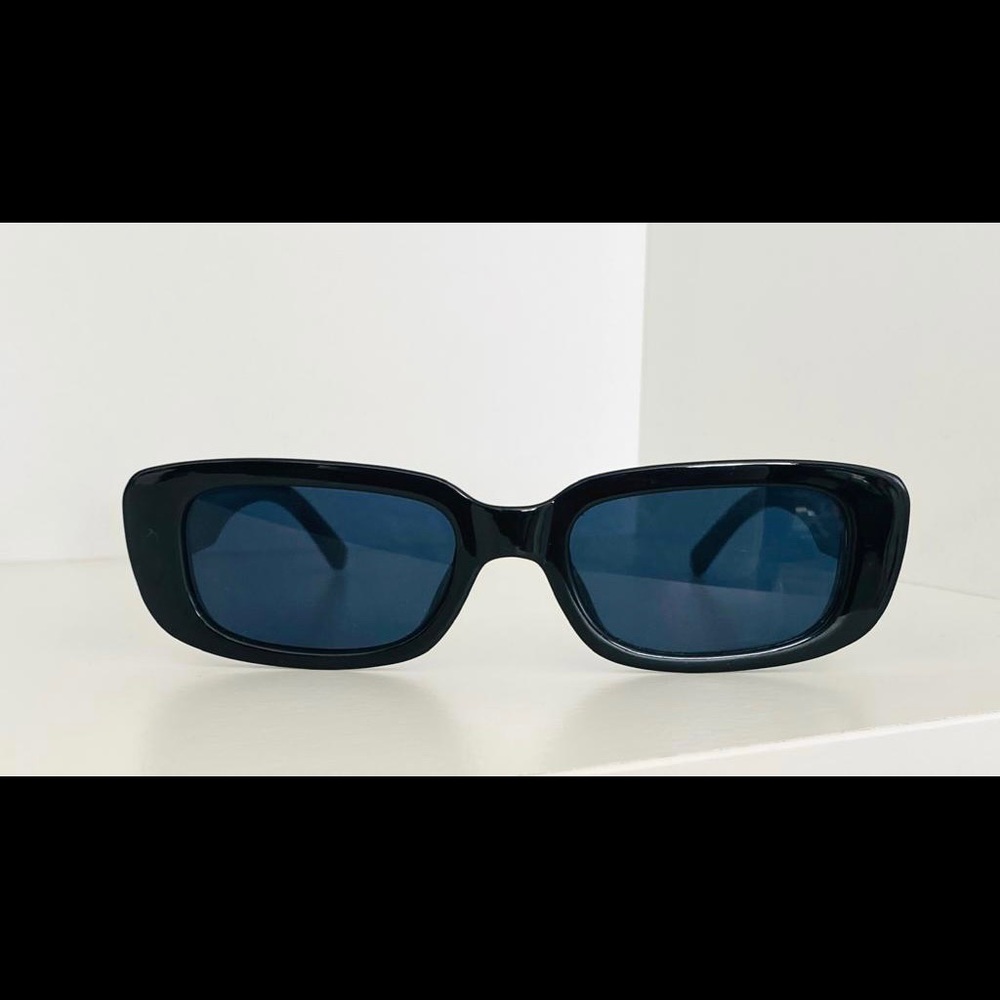 Sunglass Bundle - Picture 8 of 16